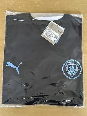 Buy Manchester City Essentials Junior T-Shirt, Black, 13-14 Years • 10.50£