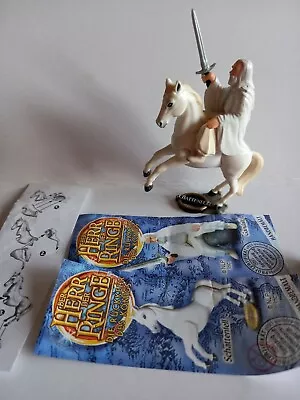 Buy Lord Of The Rings Kinder Toys 2003 Shadowfax + Gandalf With Glamdring + Papers  • 7.75£