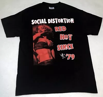 Buy Vintage! SOCIAL DISTORTION Red Hot Since 79 T - Shirt Medium  • 37.30£