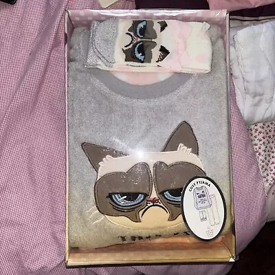 Buy BN Grumpy Cat Size XL (18/20)  Pyjamas & Sock Gift Set  • 5£